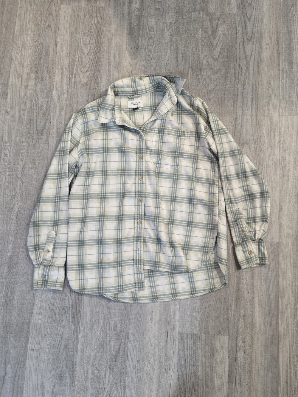 American Eagle Outfitters white and green plaid button-up shirt in XXS, oversize